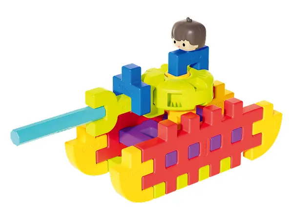 Building blocks tank model built with SUPUZZ rainbow waffle blocks