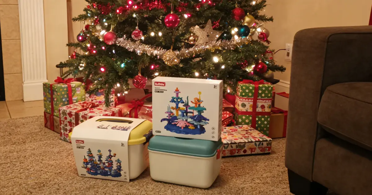 SUPUZZ Funny Snow World DIY Toys in festive Christmas gift packaging (L1 colorful box, L2/L3 storage buckets) ready to give as holiday present